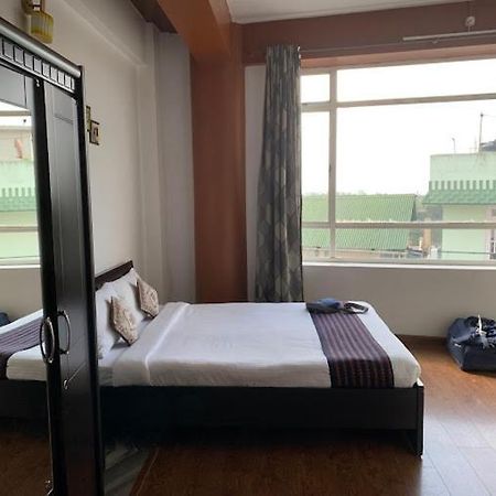Holiday Hush Haven Hotel Shillong Exterior foto