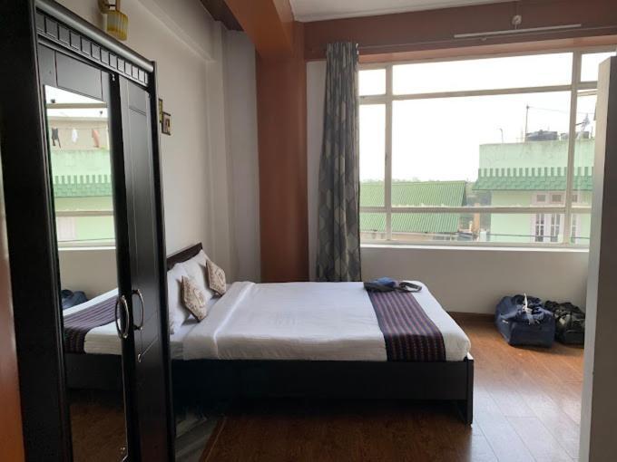 Holiday Hush Haven Hotel Shillong Exterior foto