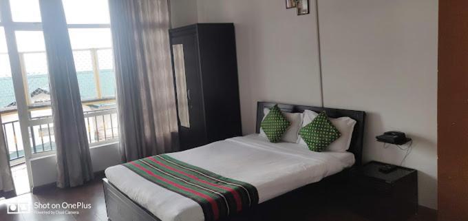 Holiday Hush Haven Hotel Shillong Exterior foto