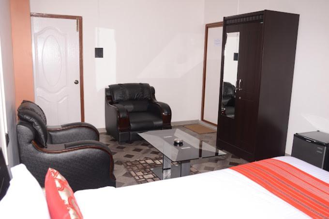 Holiday Hush Haven Hotel Shillong Exterior foto