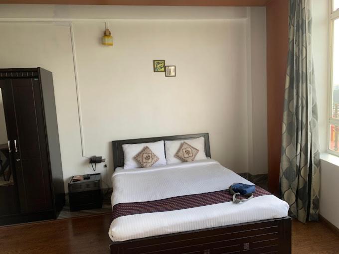 Holiday Hush Haven Hotel Shillong Exterior foto